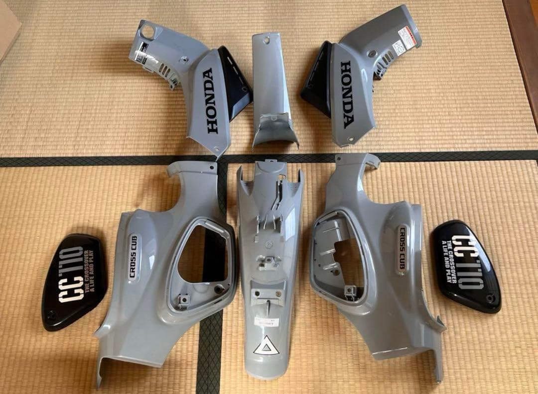 t クロスカブ110 カウル一式　リアキャリア、サイドキャリアセット