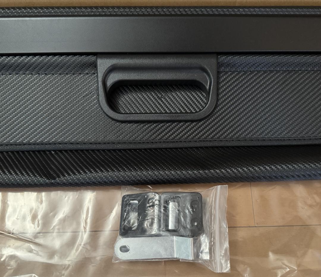 トヨタ ハイエース 200系トノカバー ロールシェード 2列目仕切り