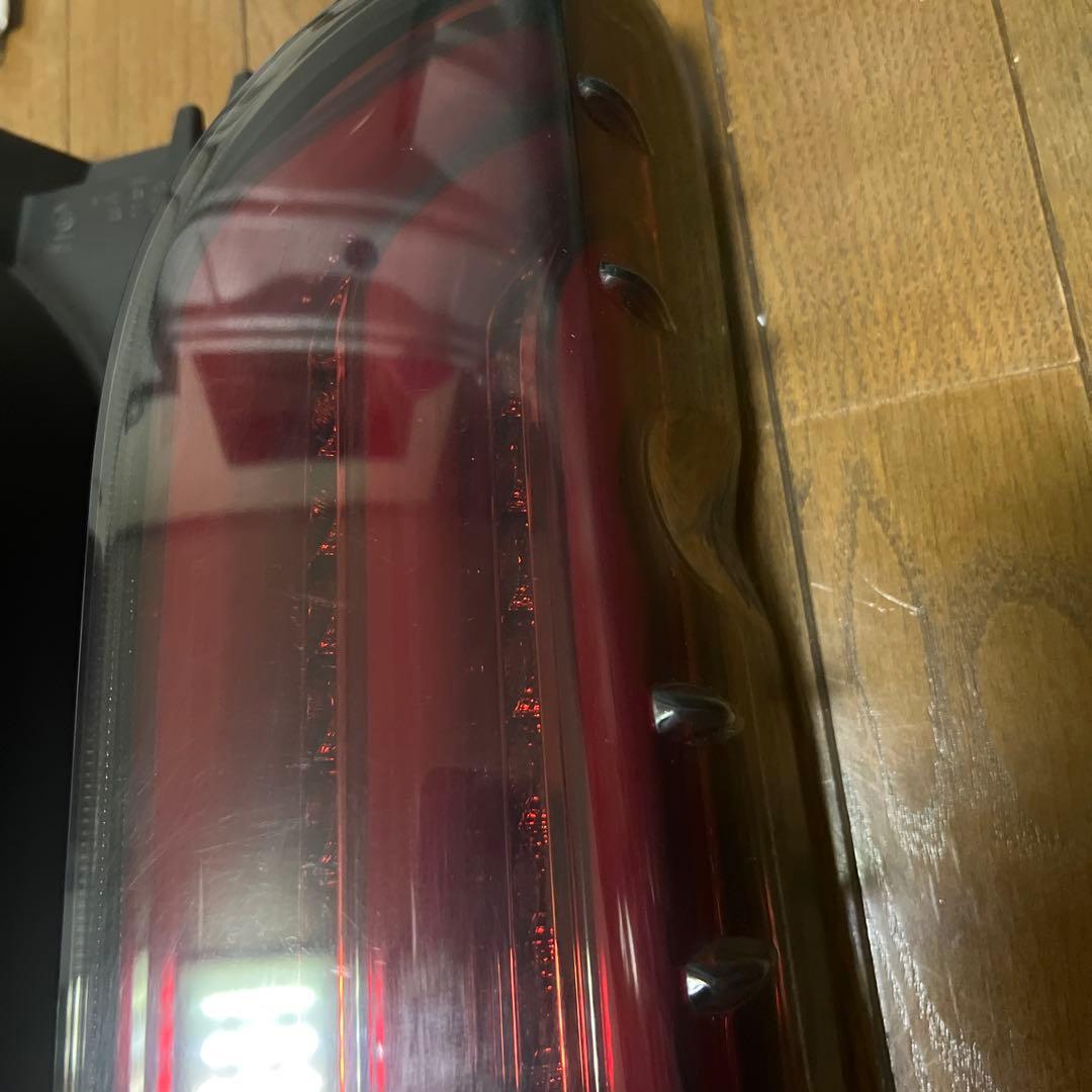 ハイエース200系　FLEX ULTIMATE テールランプ