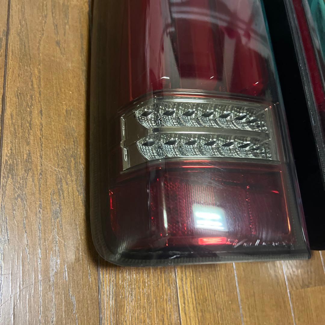ハイエース200系　FLEX ULTIMATE テールランプ