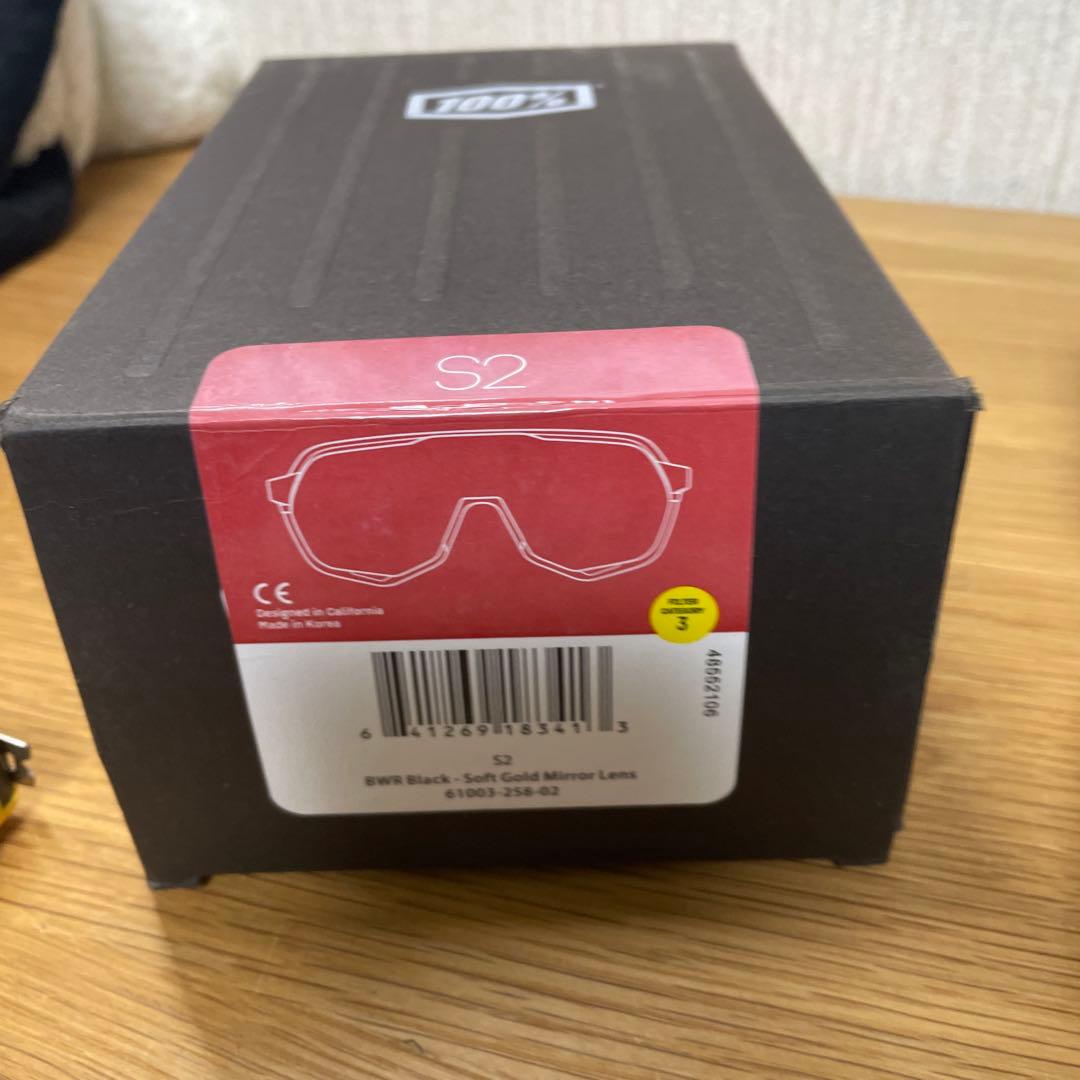 100パーセント　ワンハンドレッド ブラック スモークミラーサングラス