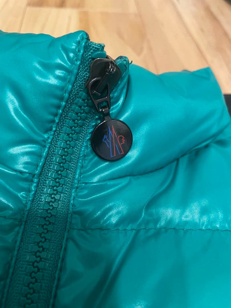 【美品】【MONCLER】モンクレール　ダウンベスト　エメラルドグリーン