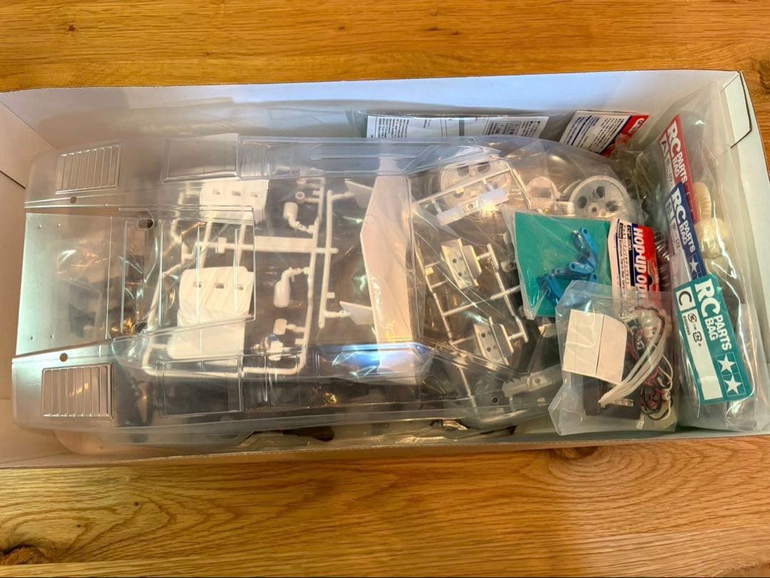 タミヤ 1/10 RC ランボールギーニ カウンタック LP500 ( 新品 )