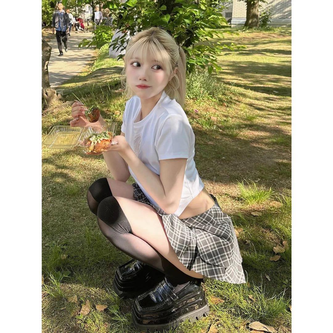 新品タグ付き ダーリッチ チェックスカートライクショートパンツ ネイビー S