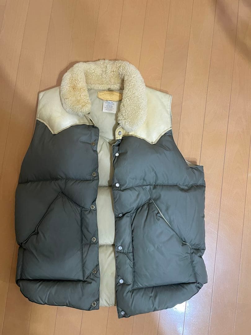 ロッキーマウンテンフェザーベッド　ダウンベスト