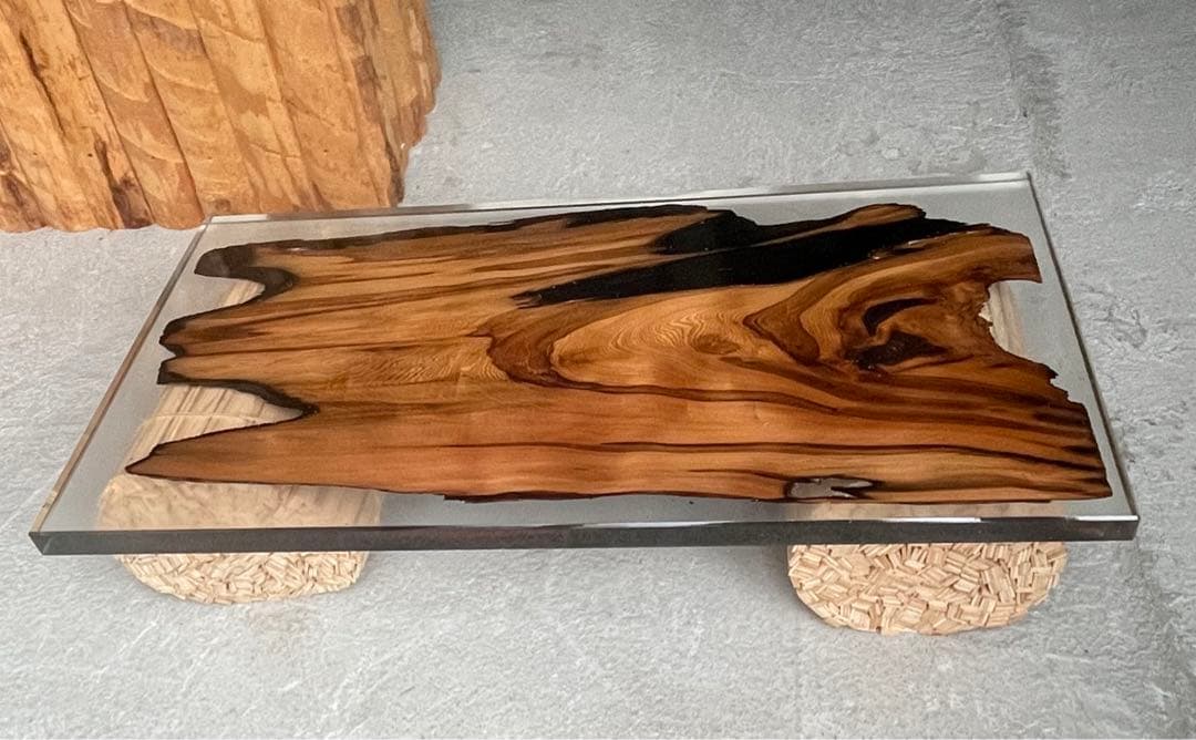 作品名【盾】　No.210 希少価値　屋久杉　神代杉　レジンテーブル