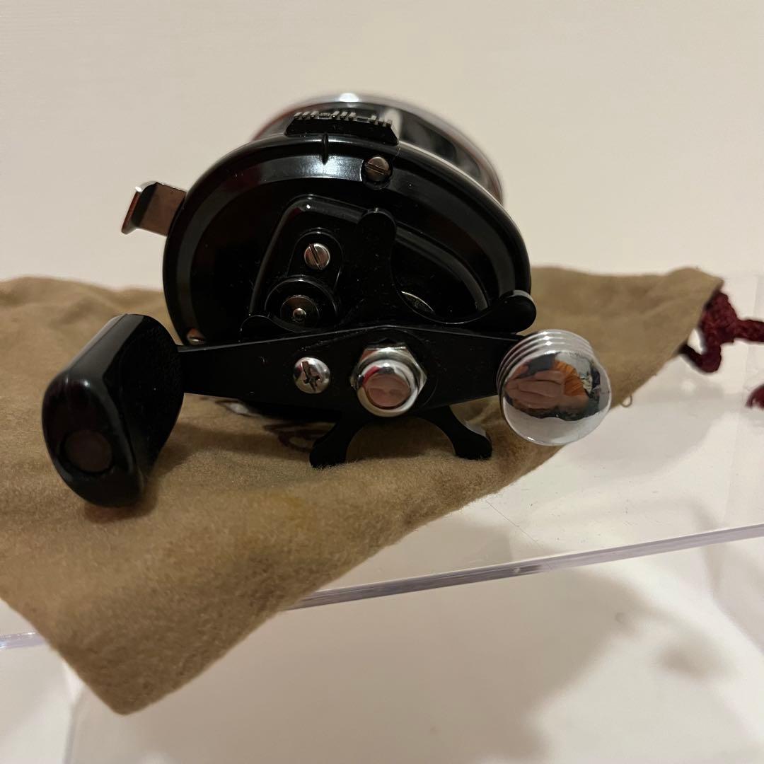 ダイワ ミリオネア 2500C オールド　ベイト　リール