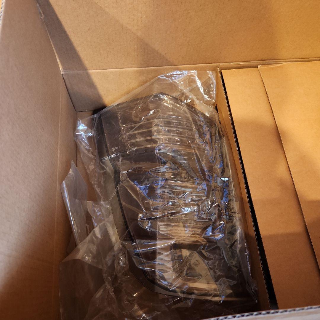 ヴァレンティ　ステップワゴンRK5後期スモークテールランプ