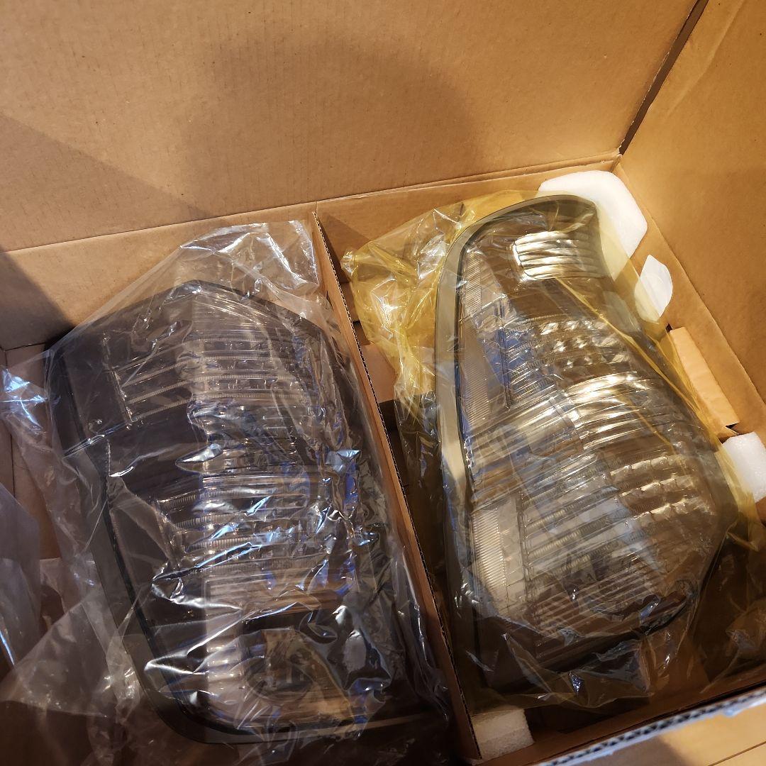 ヴァレンティ　ステップワゴンRK5後期スモークテールランプ