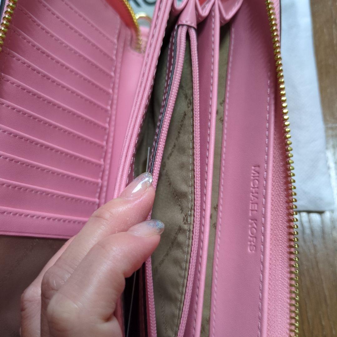 新品未使用　MICHAEL KORS ピンク 長財布 ストラップ付き