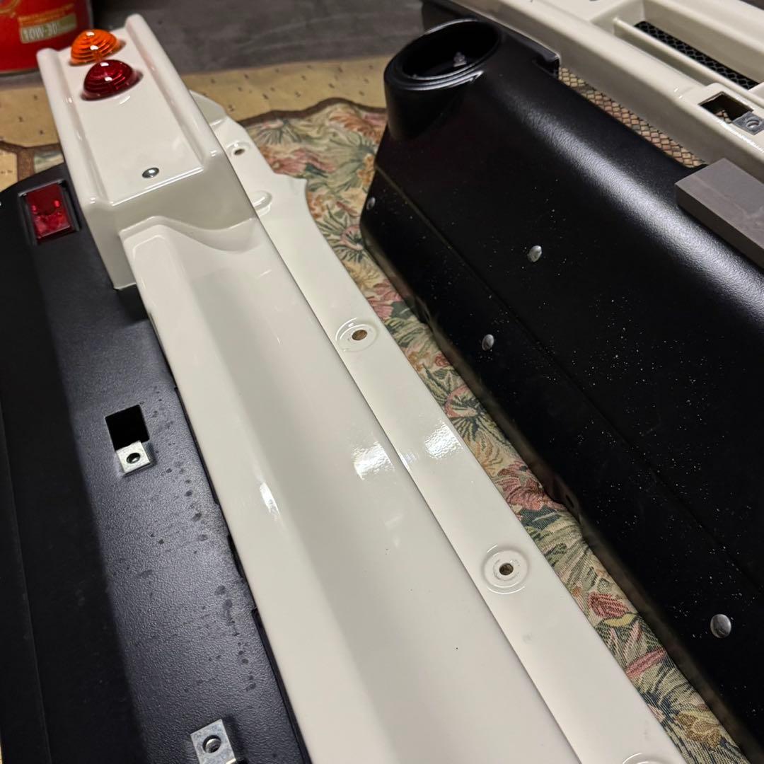 「前田」　ジムニー ダムド フロントバンパー JB64 やや傷有