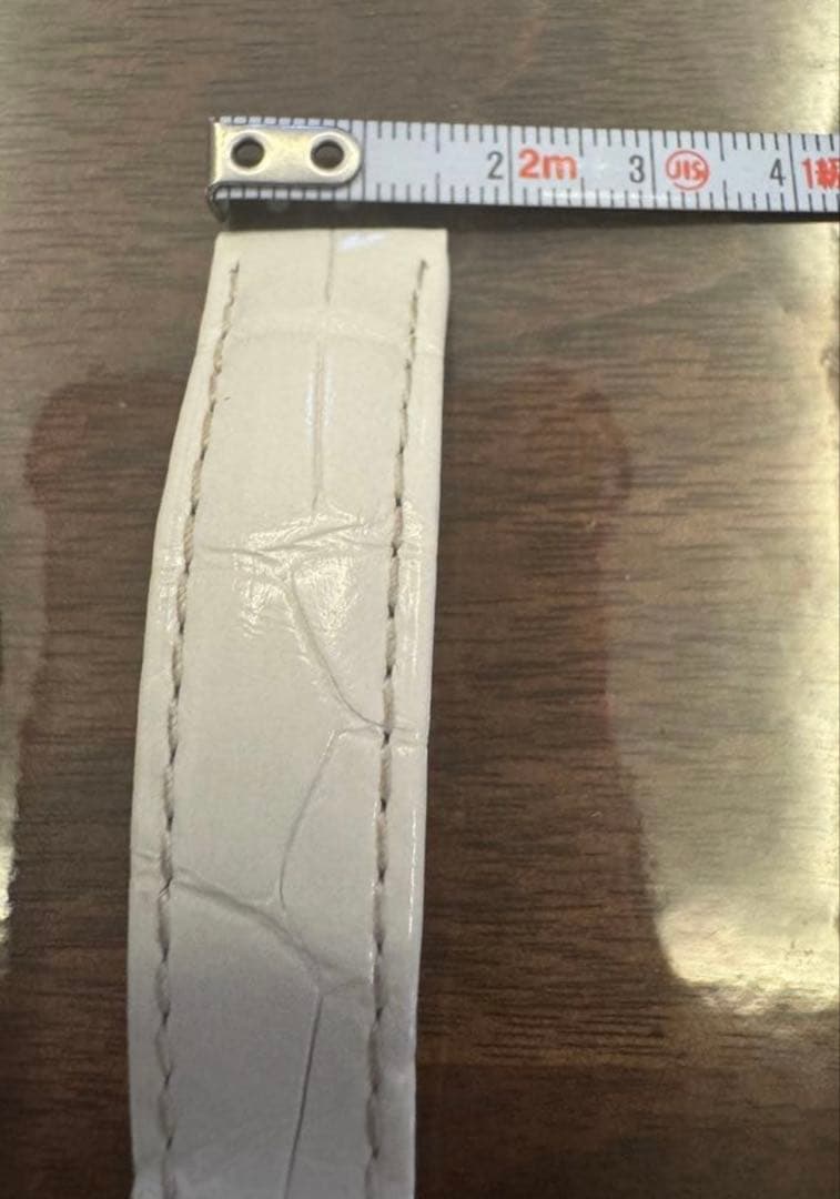 Cartier ホワイトレザーベルト クロコダイル型押し　白　カルティエ