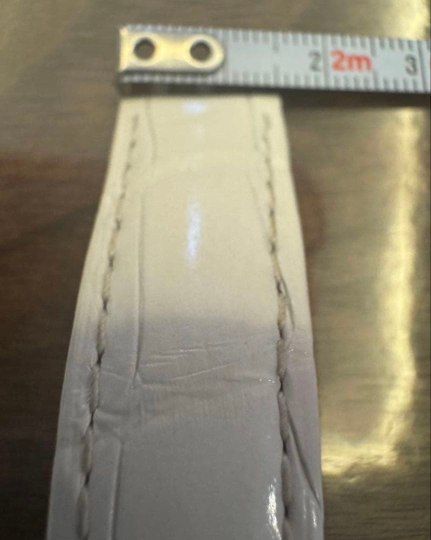 Cartier ホワイトレザーベルト クロコダイル型押し　白　カルティエ