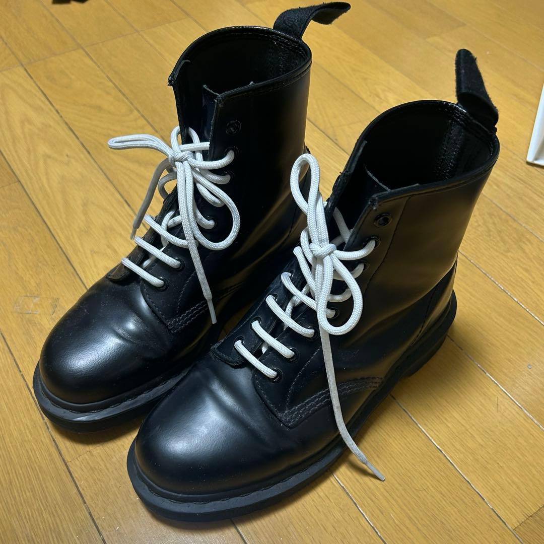 dr.martens 8ホール　オールブラック