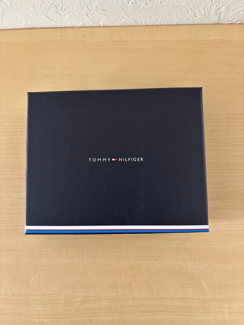  　二つ折り財布　【新品未使用】