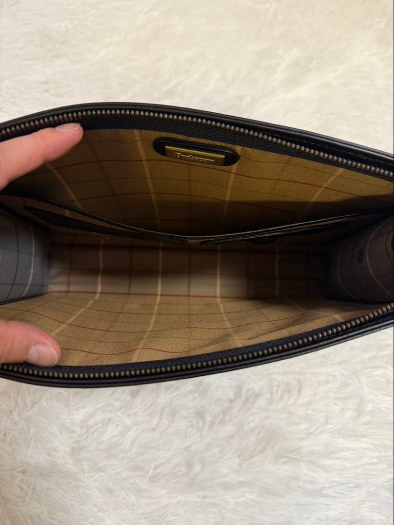 バーバリー　セカンドバック　クラッチバッグ　黒