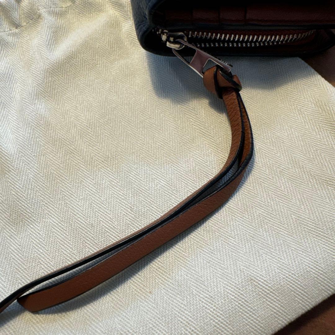 yuu@フォロー割り実施中‼️ 専用 LOEWE 二つ折り財布 ネイビー レザー