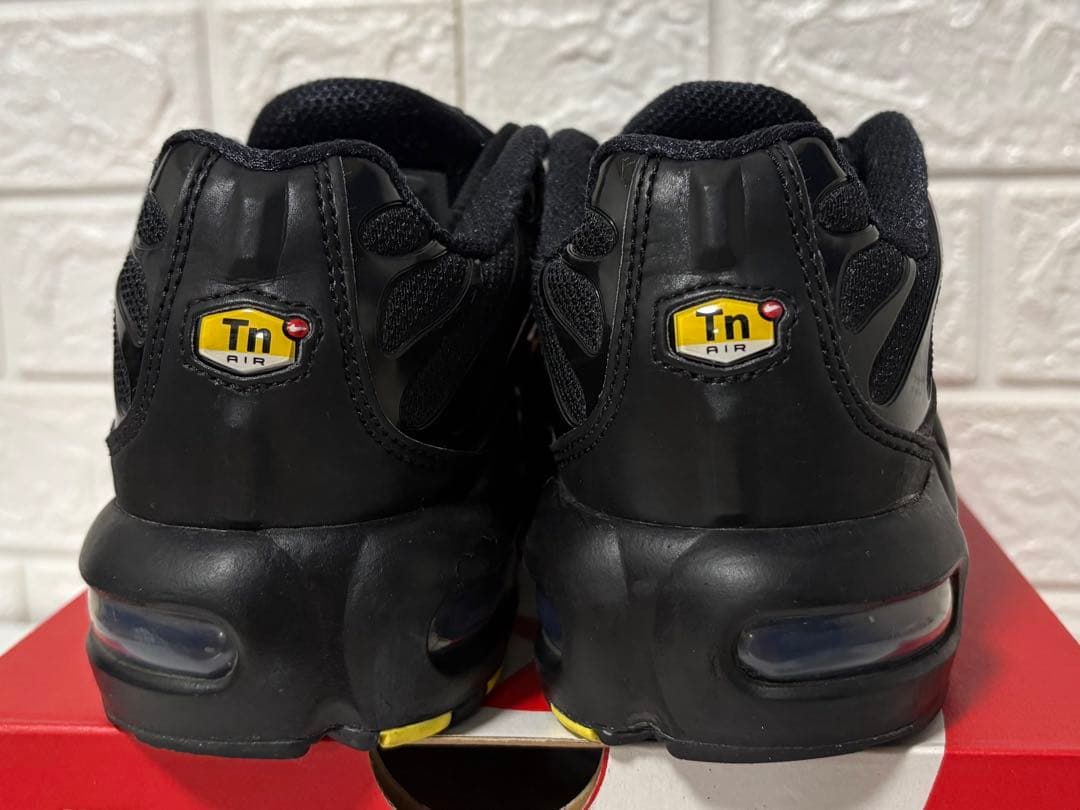 NIKE エアマックスプラス　ブラック　23.5㎝【中古品】