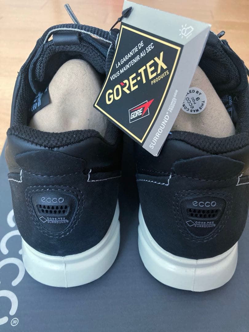 【新品】ecco レディース　シューズ　ゴアテックス　スニーカー　24.5