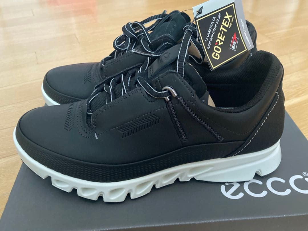 【新品】ecco レディース　シューズ　ゴアテックス　スニーカー　24.5