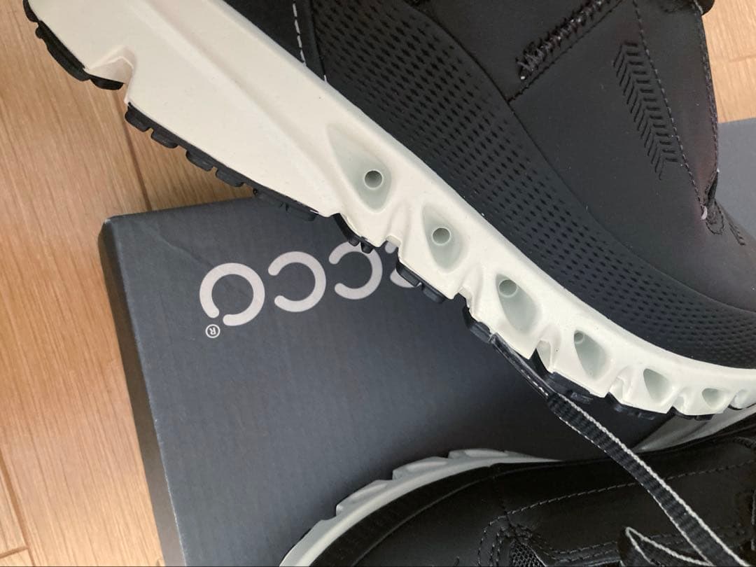 【新品】ecco レディース　シューズ　ゴアテックス　スニーカー　24.5