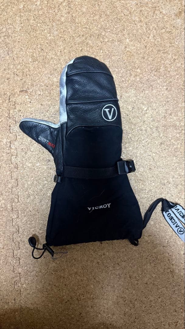 【中古美品】VICROY ビクロイ グローブ Mサイズ