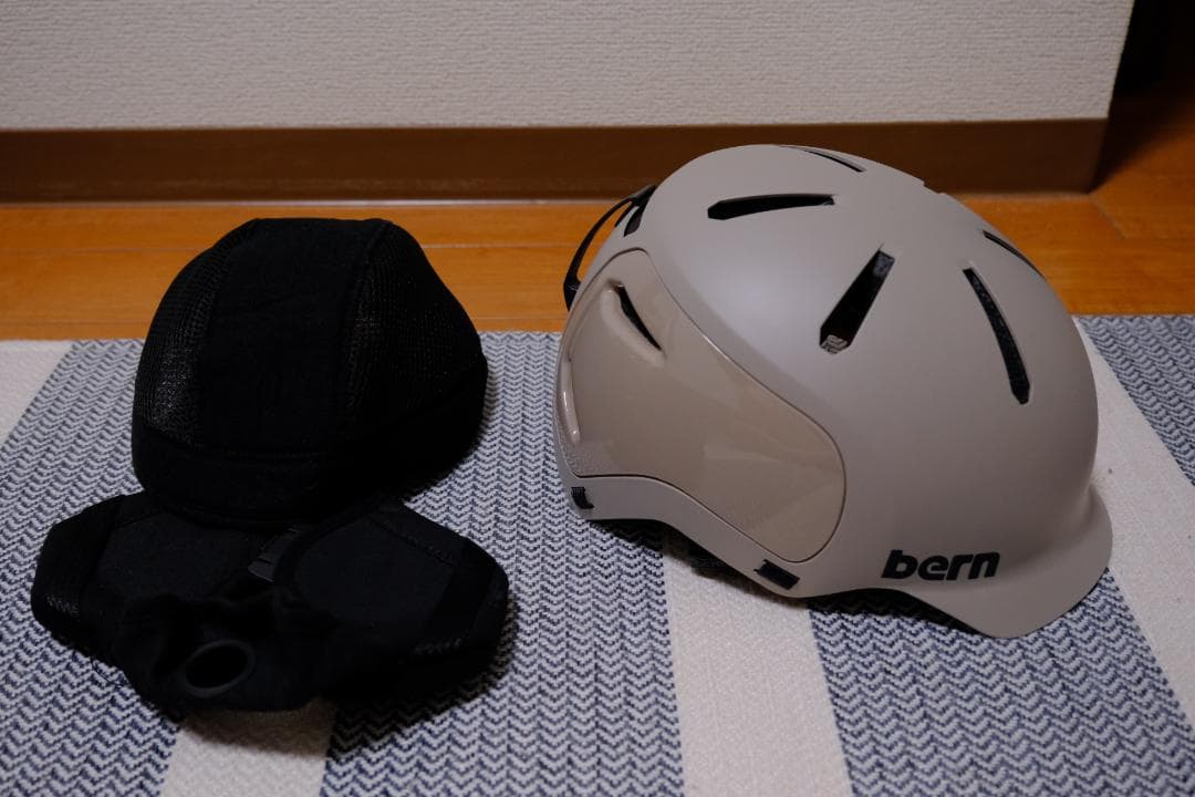 【状態良好】bern ヘルメット グレー　Mサイズ　スノーボード用