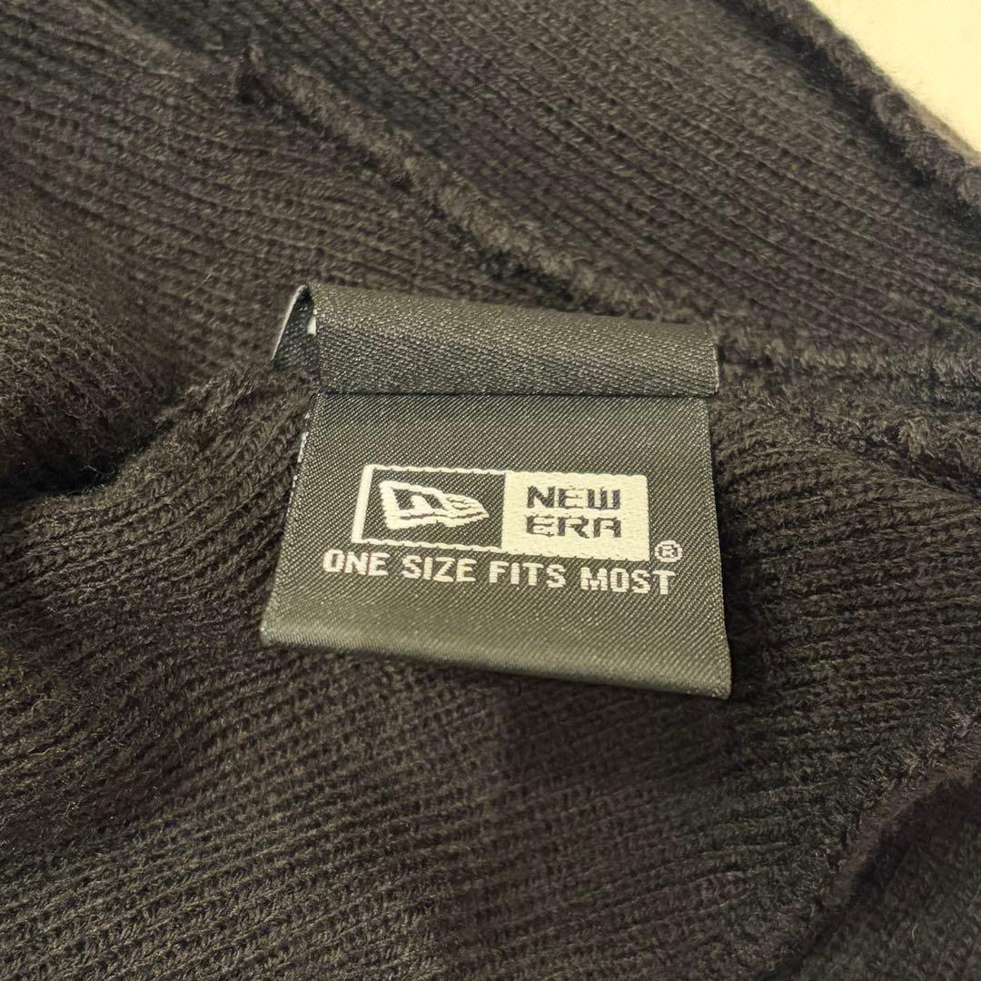 【極美品】Supreme New Era黒 ニット帽 ビーニー