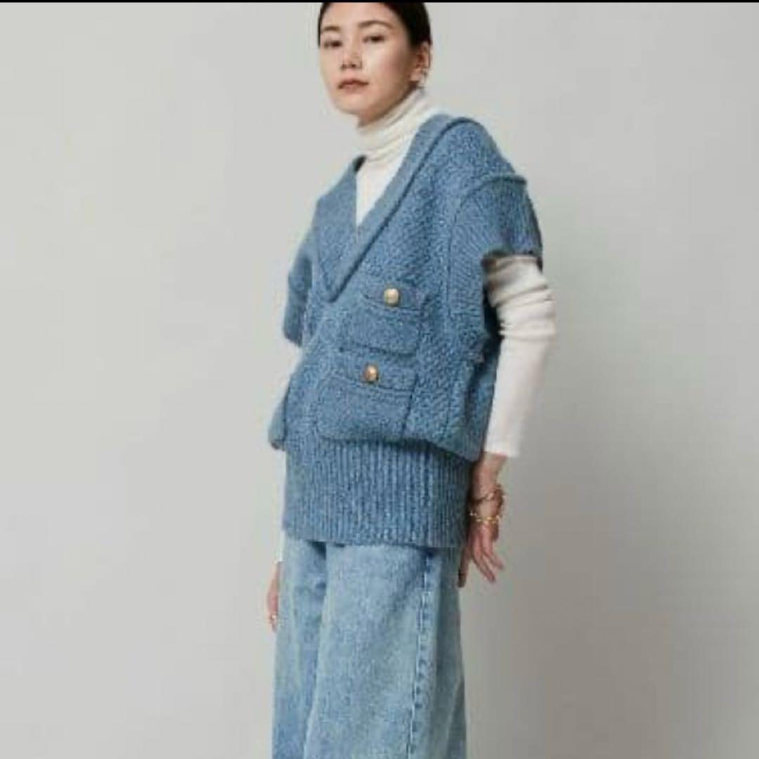 Chi e*** カレンソロジー ニットベスト ブルー 金ボタン