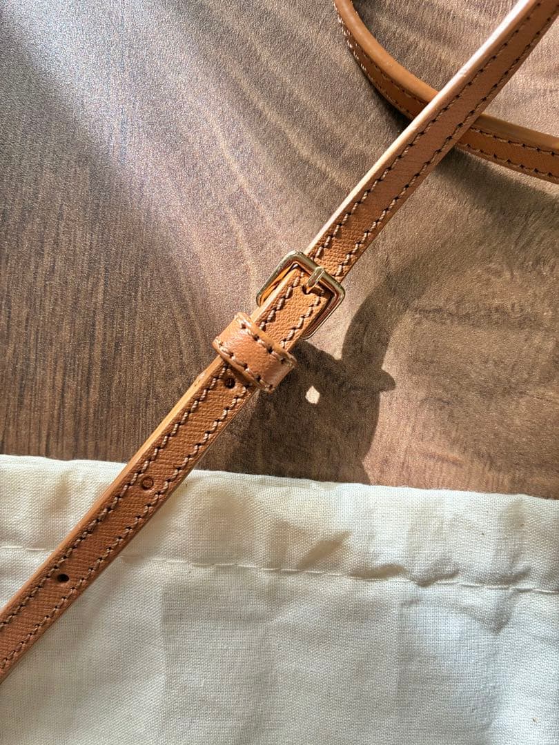 【未使用】A.P.C. Sarahバッグ　ショルダーバッグ　牛皮　本革　ブラウン