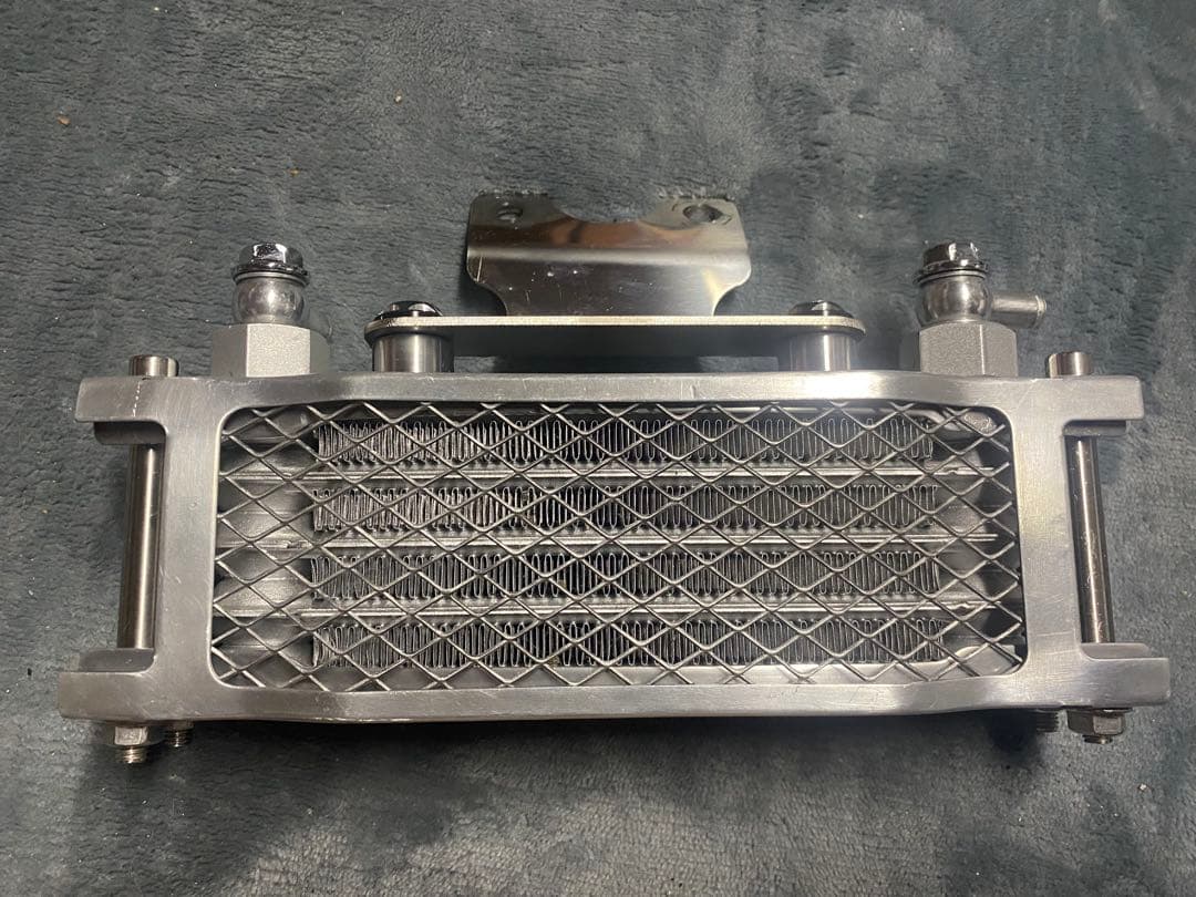 ホンダモンキーゴリラ　ヘッド下用ステー付きケップスピード製4段オイルクーラー