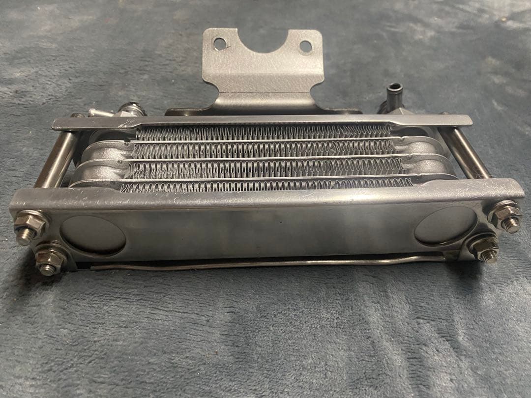 ホンダモンキーゴリラ　ヘッド下用ステー付きケップスピード製4段オイルクーラー