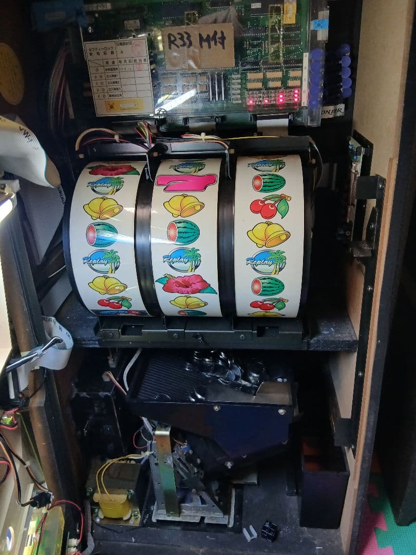 ビックシオー30　４号機裏物スロット