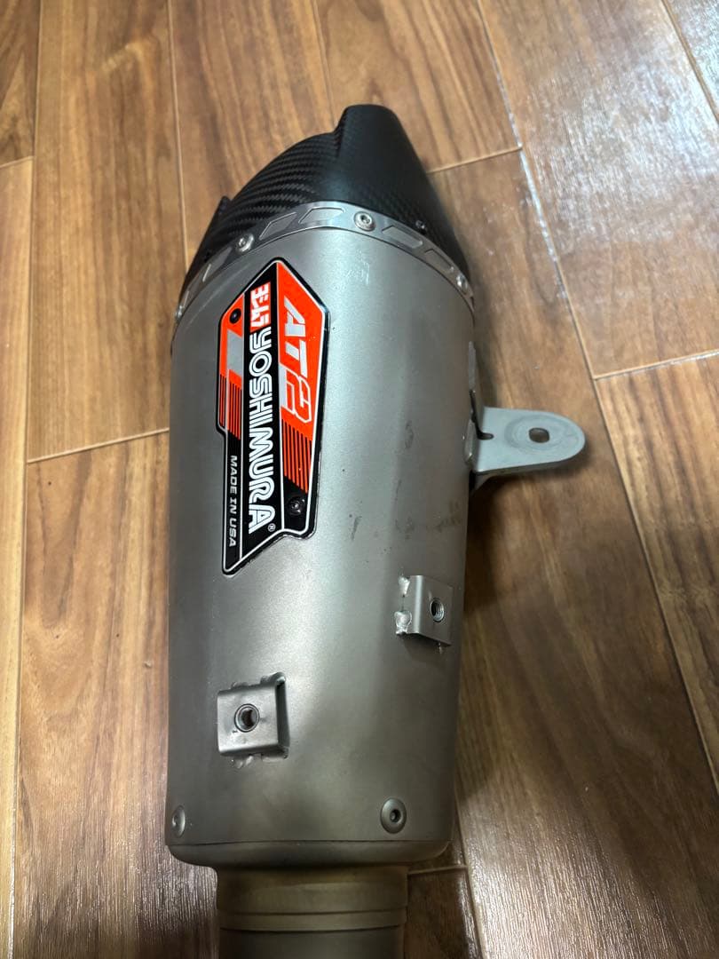 USヨシムラ AT2 スリップオン　Triumph Street Triple