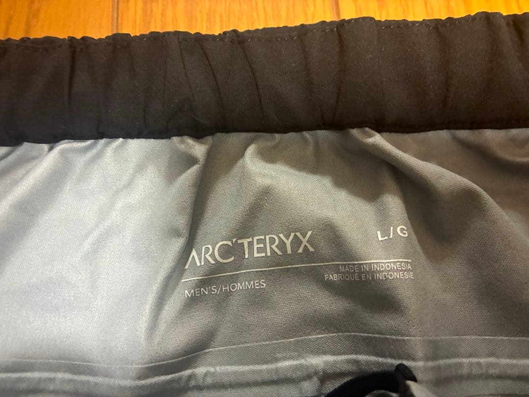 ARC'TERYX GORE-TEX ナイロンパンツ ブラック