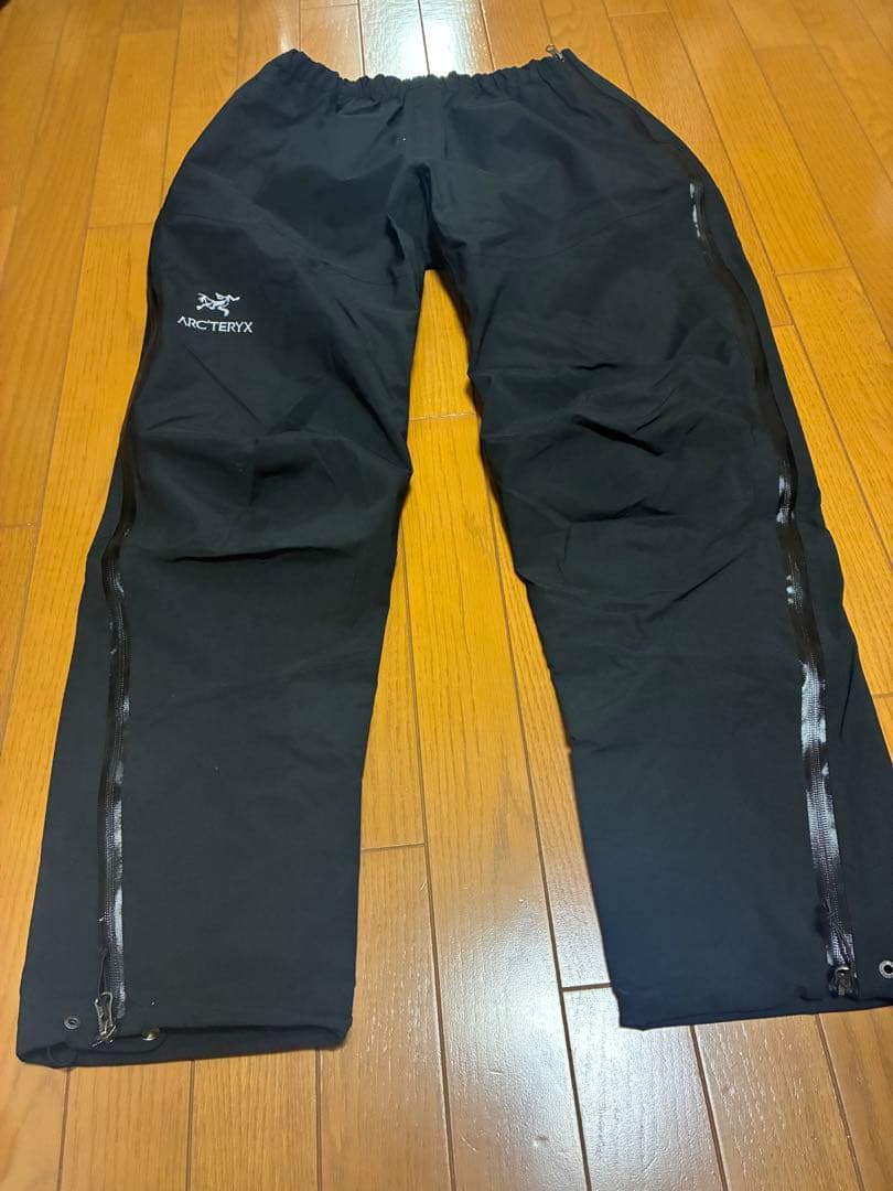 ARC'TERYX GORE-TEX ナイロンパンツ ブラック
