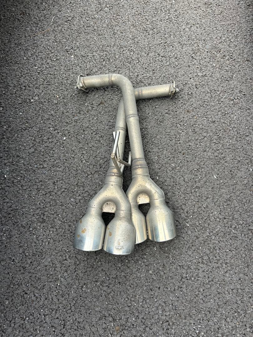 j32 ティアナ　スリーキャッツ　マフラー