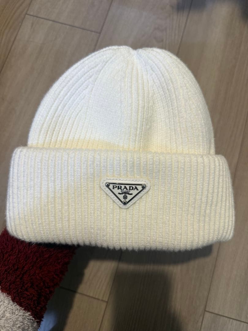 PRADA ニット帽　ホワイト　白