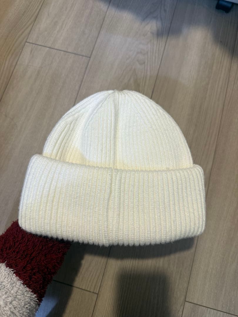 PRADA ニット帽　ホワイト　白