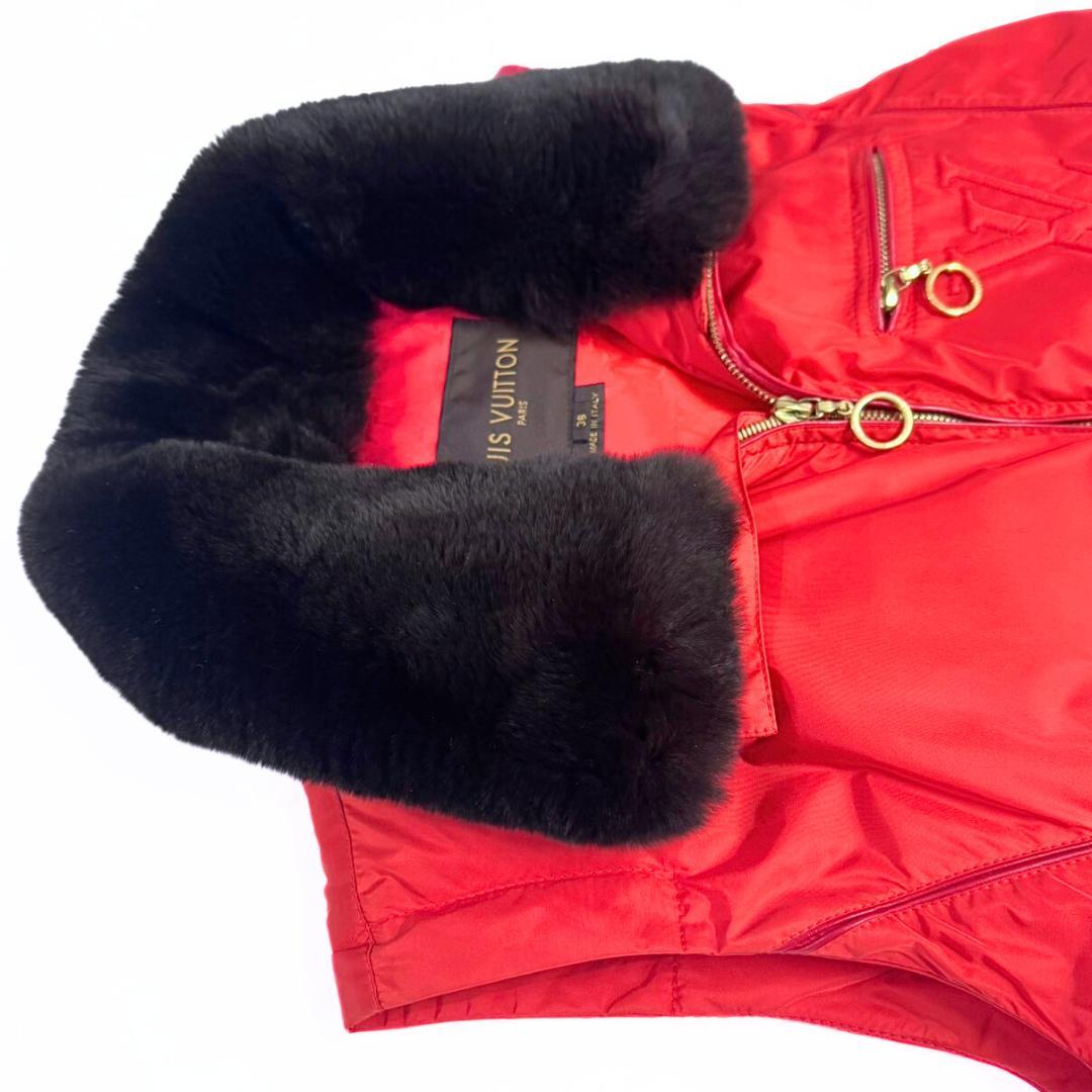 みみ ルイヴィトン ダウンベスト 38 LVロゴ 赤