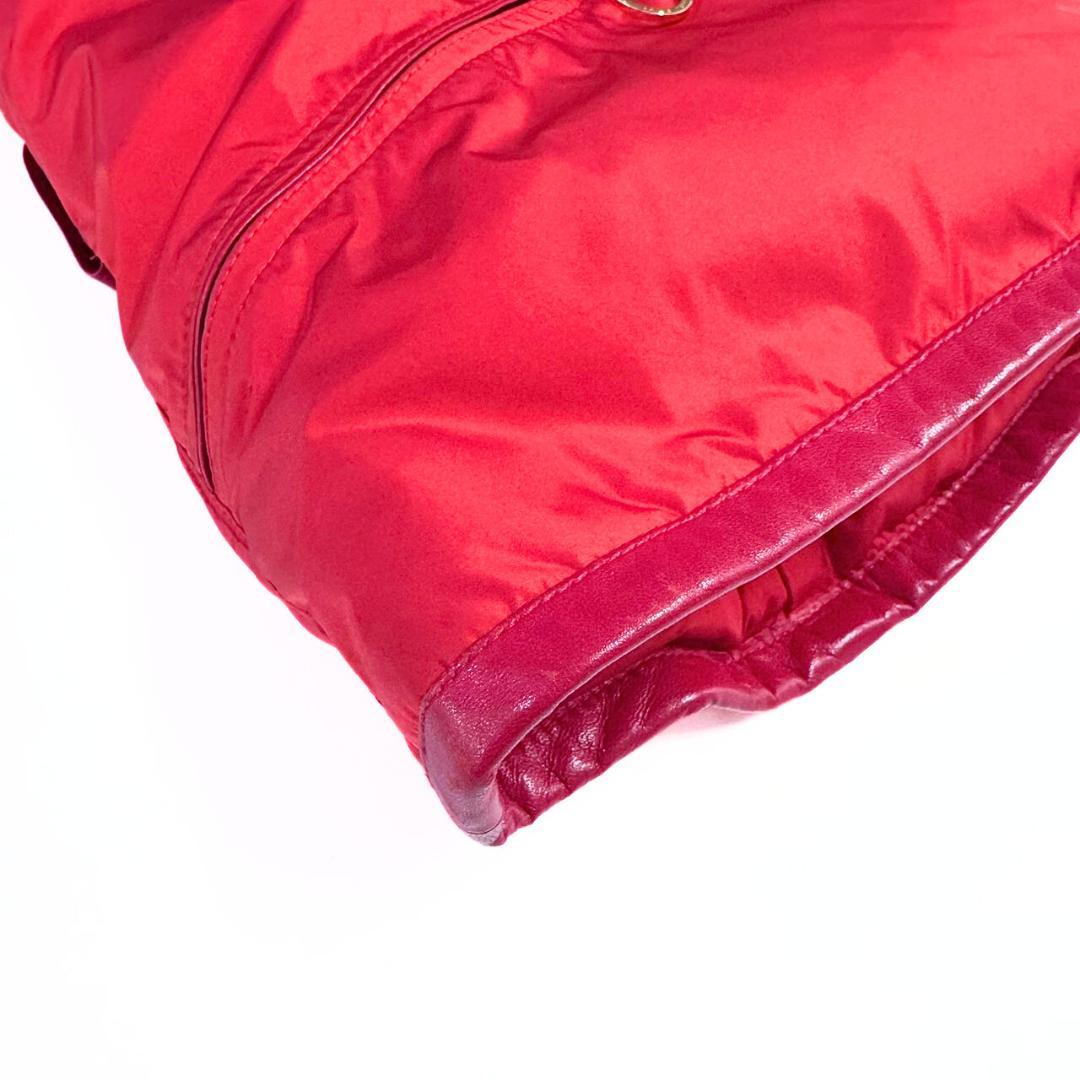 みみ ルイヴィトン ダウンベスト 38 LVロゴ 赤