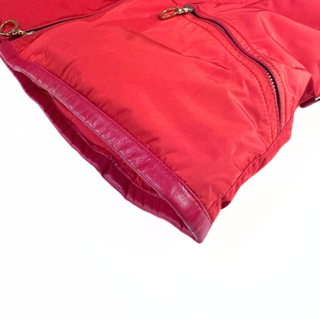 みみ ルイヴィトン ダウンベスト 38 LVロゴ 赤