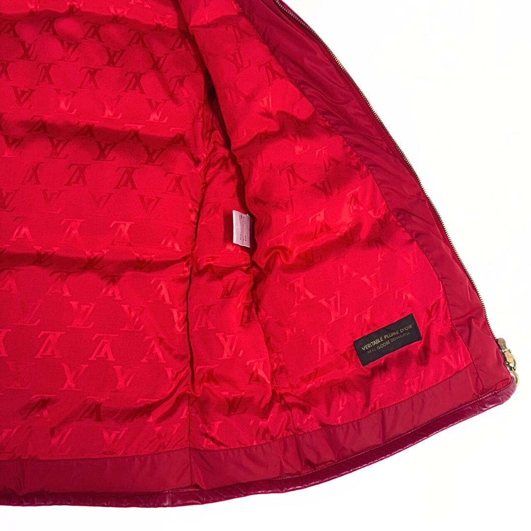 みみ ルイヴィトン ダウンベスト 38 LVロゴ 赤