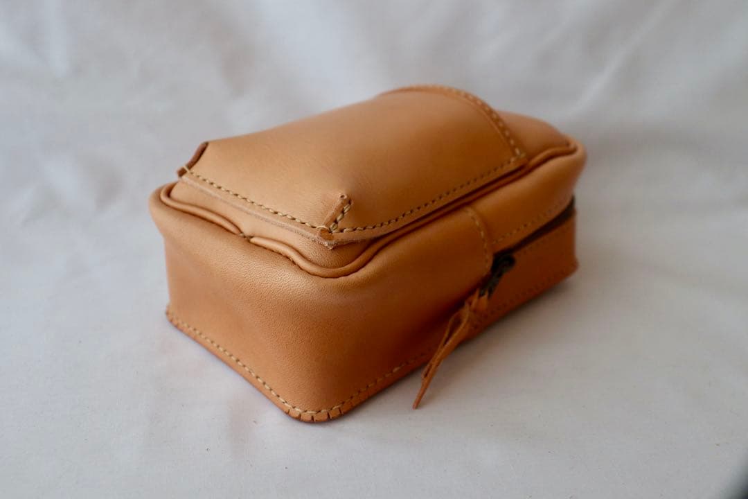 栃木ヌメ革　ベルトポーチ