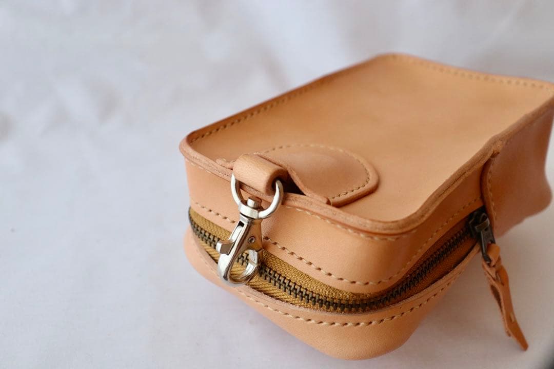 栃木ヌメ革　ベルトポーチ