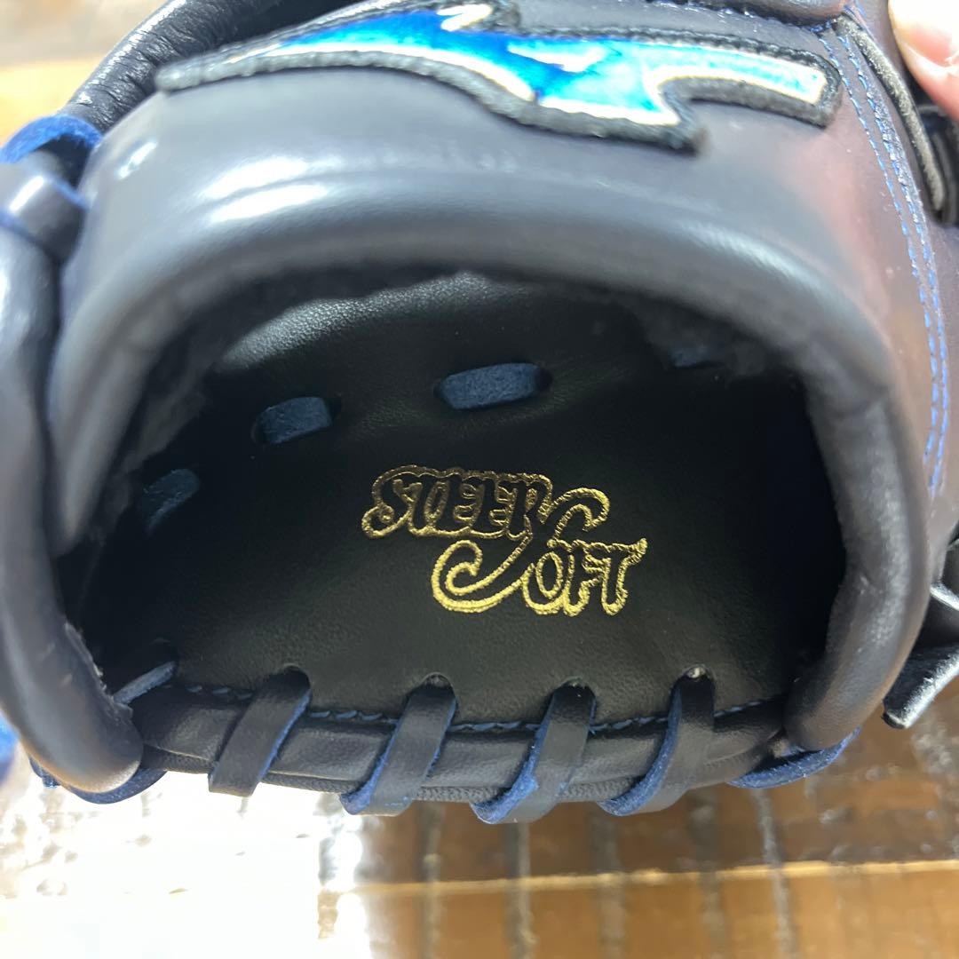 横浜denaベイスターズ　三浦大輔監督サイン入り グローブ