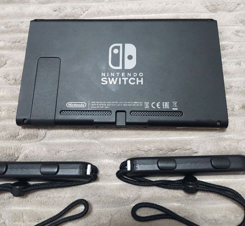 特価品　Nintendo Switch 本体 ブルーレッド Joy-Con