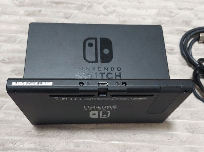 特価品　Nintendo Switch 本体 ブルーレッド Joy-Con