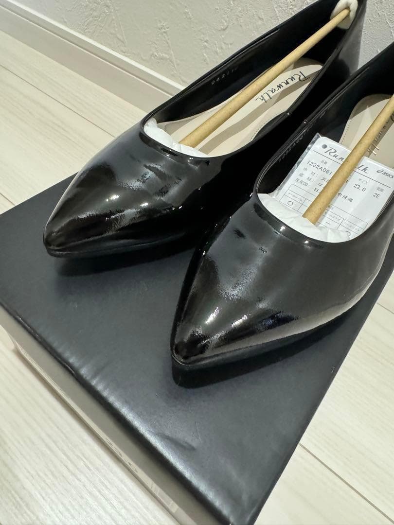 エナメル　パンプス ローヒール機能 アーモンドトゥ 天然皮革　ブラック