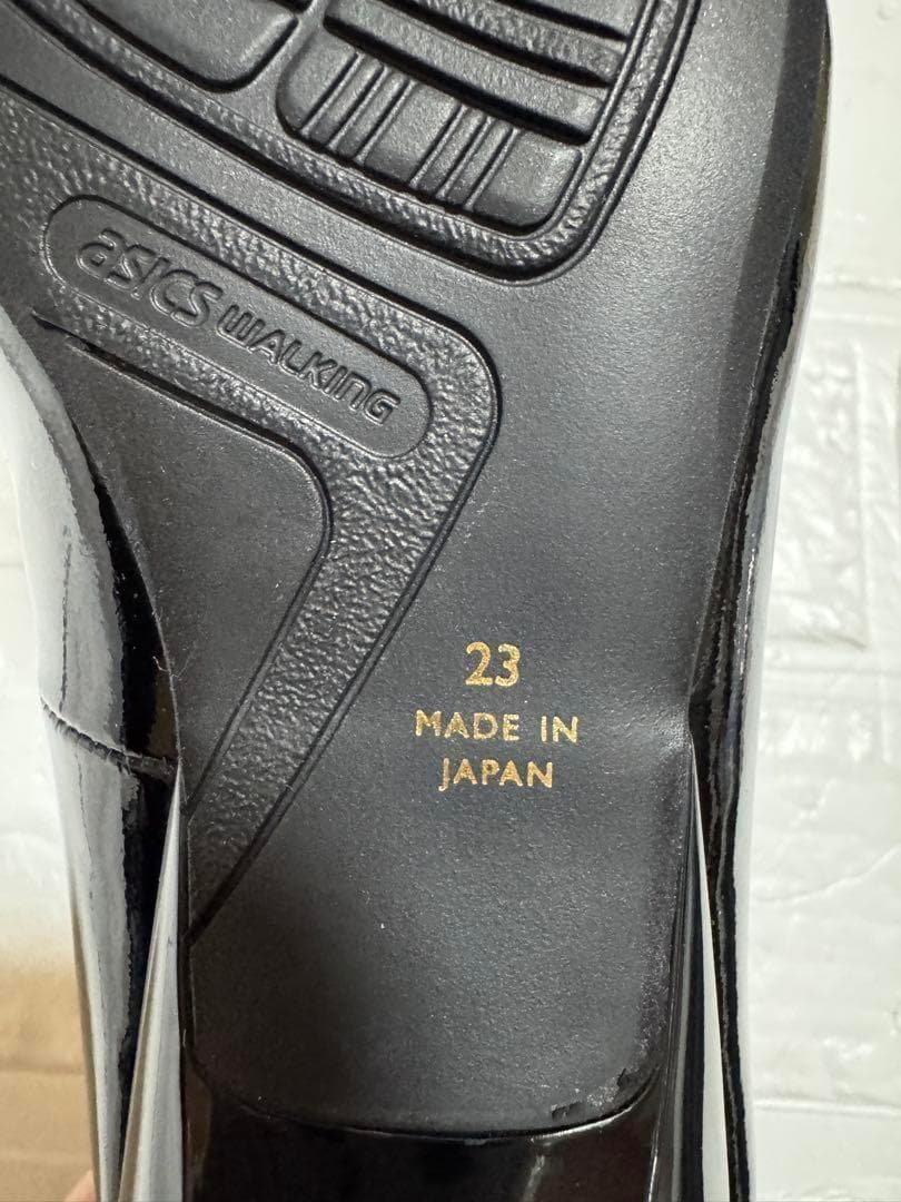 エナメル　パンプス ローヒール機能 アーモンドトゥ 天然皮革　ブラック